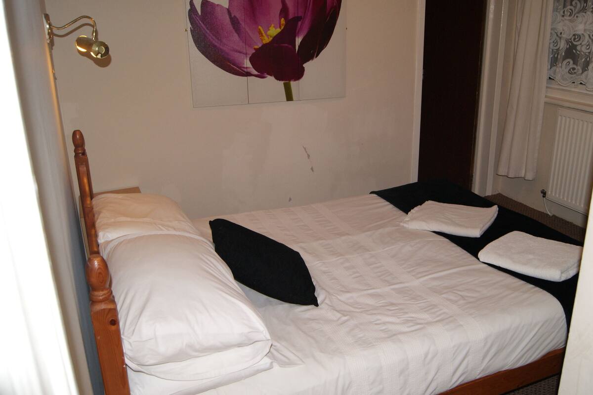 Double Room (Room 3)