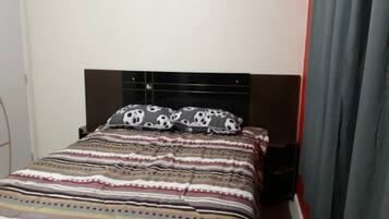 2 bedrooms, desk, free WiFi, bed sheets