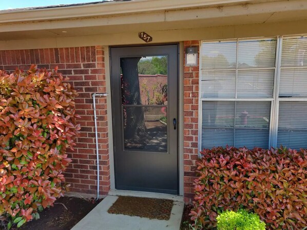 Exterior - 1 Bed Apartment next to SW Integris near Downtown (Oklahoma City)