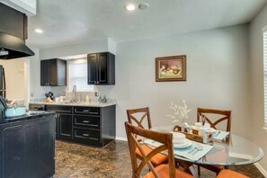 อพาร์ทเมนท์ | บริการอาหารในห้องพัก