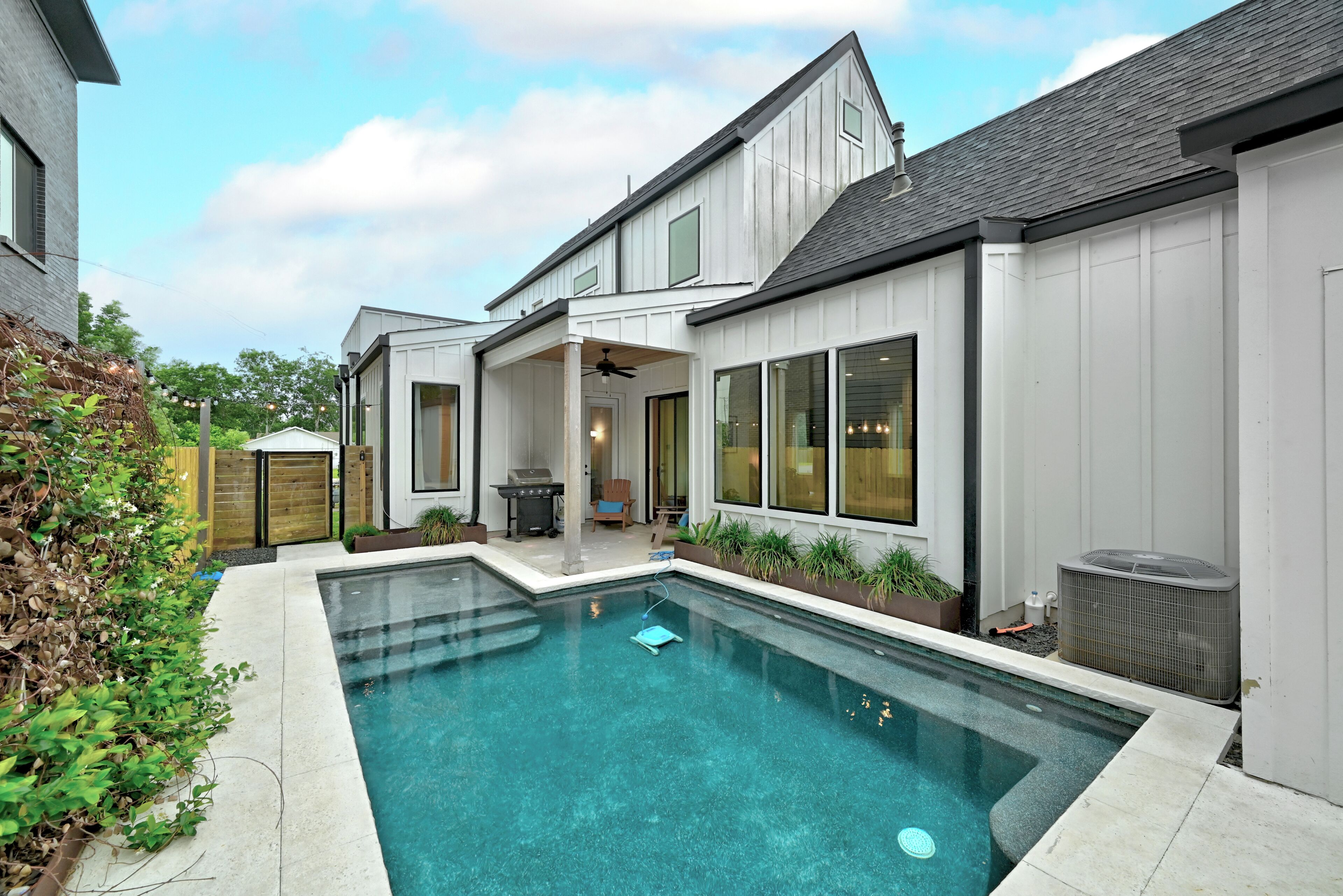 Indoor pool, outdoor pool