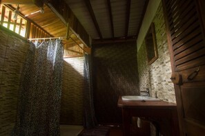 Family Room | Bathroom