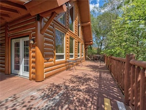 Balcony - Longwalker Lodge, 3 Bedrooms, Hot Tub, Game Room, Sleeps 9 (Sevierville)