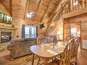 Hytte, flere senger, spabadekar, fjellutsikt | Eget kjøkken | Kjøleskap, mikrobølgeovn, kokeplater og oppvaskmaskin