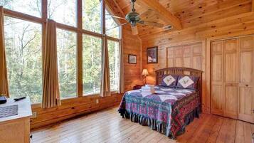 Cabin, Multiple Beds, Hot Tub, Mountain View