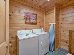 Cabin, Multiple Beds, Hot Tub, Mountain View | Laundry