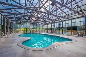 Piscine couverte, piscine extérieure