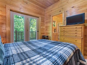 Cabin, Multiple Beds, Hot Tub | 5 bedrooms, free WiFi - Topsy, 5 Bedrooms, Hot Tub, Fireplace, Pool Access, Game Room, Sleeps 10 (Sevierville)