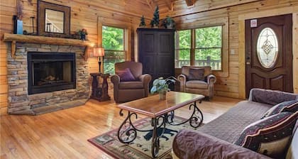 Topsy, 5 Bedrooms, Hot Tub, Fireplace, Pool Access, Game Room, Sleeps 10