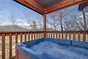 Huisje, 1 kingsize bed, hot tub | Spa | Een bubbelbad