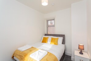Deluxe Apartment, Private Bathroom (Lemon Suite) | 1 bedroom, free WiFi - Cherry Property - Hornby Road (Blackpool)