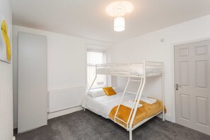 Deluxe-Apartment, eigenes Bad (Lemon Suite) | 1 Schlafzimmer, kostenloses WLAN