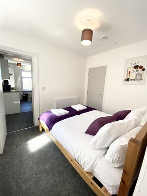 Standard Apartment, Ensuite (Grape Suite ) - Cherry Property - Hornby Road (Blackpool)