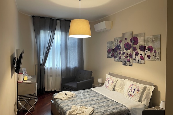 Luxury Room | Individually decorated, laptop workspace, wheelchair access