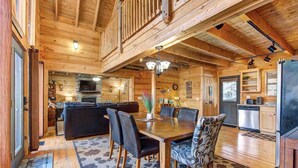 Private kitchen - Sunset Lodge, 3 Bedrooms, Hot Tub, Fireplace (Sevierville)