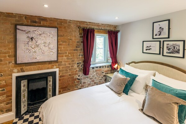 Kahden hengen huone, kylpyhuone makuuhuoneen yhteydessä | 1 makuuhuone