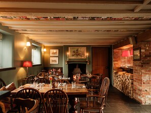 Interior - The Dog and Gun (Salisbury)