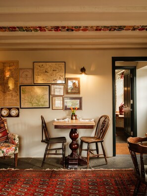 Interior - The Dog and Gun (Salisbury)