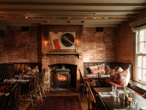 Interior - The Dog and Gun (Salisbury)