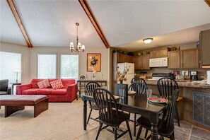 Cabin, Multiple Beds, Hot Tub, Mountain View | Private kitchen