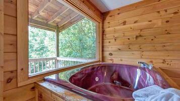 Cabin, 1 King Bed, Hot Tub, Mountain View | Bathroom | Towels