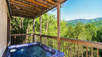 Cabin, 1 King Bed, Hot Tub, Mountain View | Spa | Hot tub