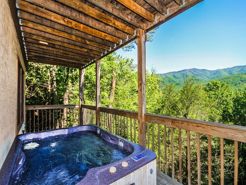 Majestic View, 1 Bedroom, Jetted Tub, Mountain View, Hot Tub, Sleeps 2