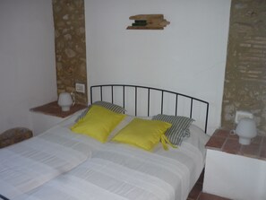 2 chambres, fer et planche à repasser, Wi-Fi gratuit