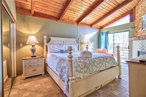 Cabin, Multiple Beds, Hot Tub - Creekside, 4 Bedrooms, Pool Access, Wifi, Hot Tub, Fireplace, Sleeps 10 (Gatlinburg)