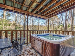 Cabin, 1 Queen Bed with Sofa bed, Hot Tub | Property grounds