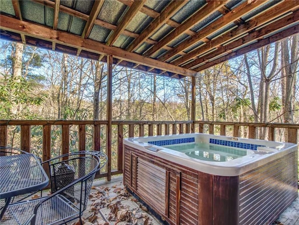 Cabin, 1 Queen Bed with Sofa bed, Hot Tub | Property grounds