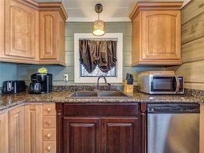 Cabin, 1 Queen Bed with Sofa bed, Hot Tub | Private kitchen