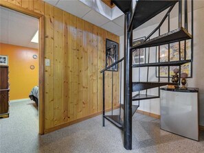 Cabin, Multiple Beds, Hot Tub, Mountain View | Interior