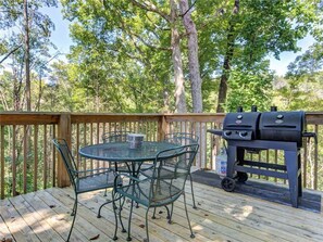 Cabin, Multiple Beds, Hot Tub, Mountain View | Balcony