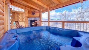 Spa - Back to Nature, 2 Bedroom, Fireplace, Hot Tub, Wifi, Pet Friendly, Sleeps 6 (Gatlinburg)