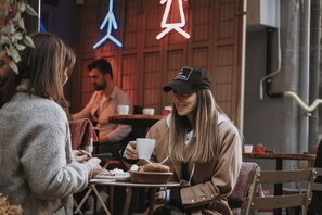 Dining - Pandan Karakoy Suit (Istanbul)