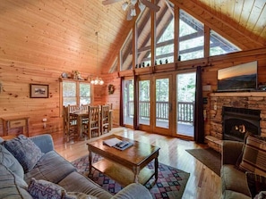 Cabin, Multiple Beds, Hot Tub, Mountain View | Living room | 42-inch TV with cable channels, fireplace