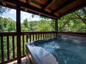 Cabin, Multiple Beds, Hot Tub, Mountain View | Spa