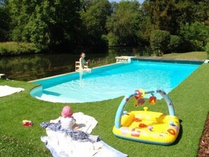 Piscine extérieure, piscine chauffée