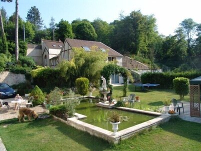 Gites between Fontainebleau forest, along the river with tennis & pool access