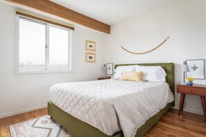 3 bedrooms, desk, iron/ironing board, travel cot