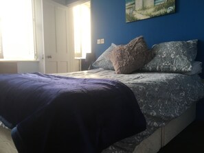 Bureau, espace de travail pour ordinateurs portables