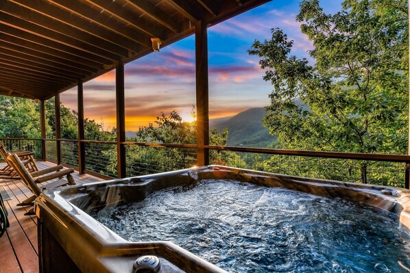Outdoor spa tub