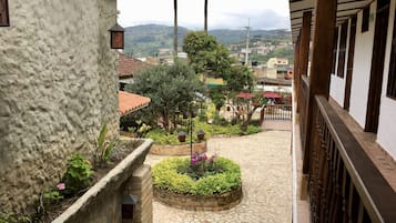 Standard Double Room, 1 Double Bed, Garden View | Garden view