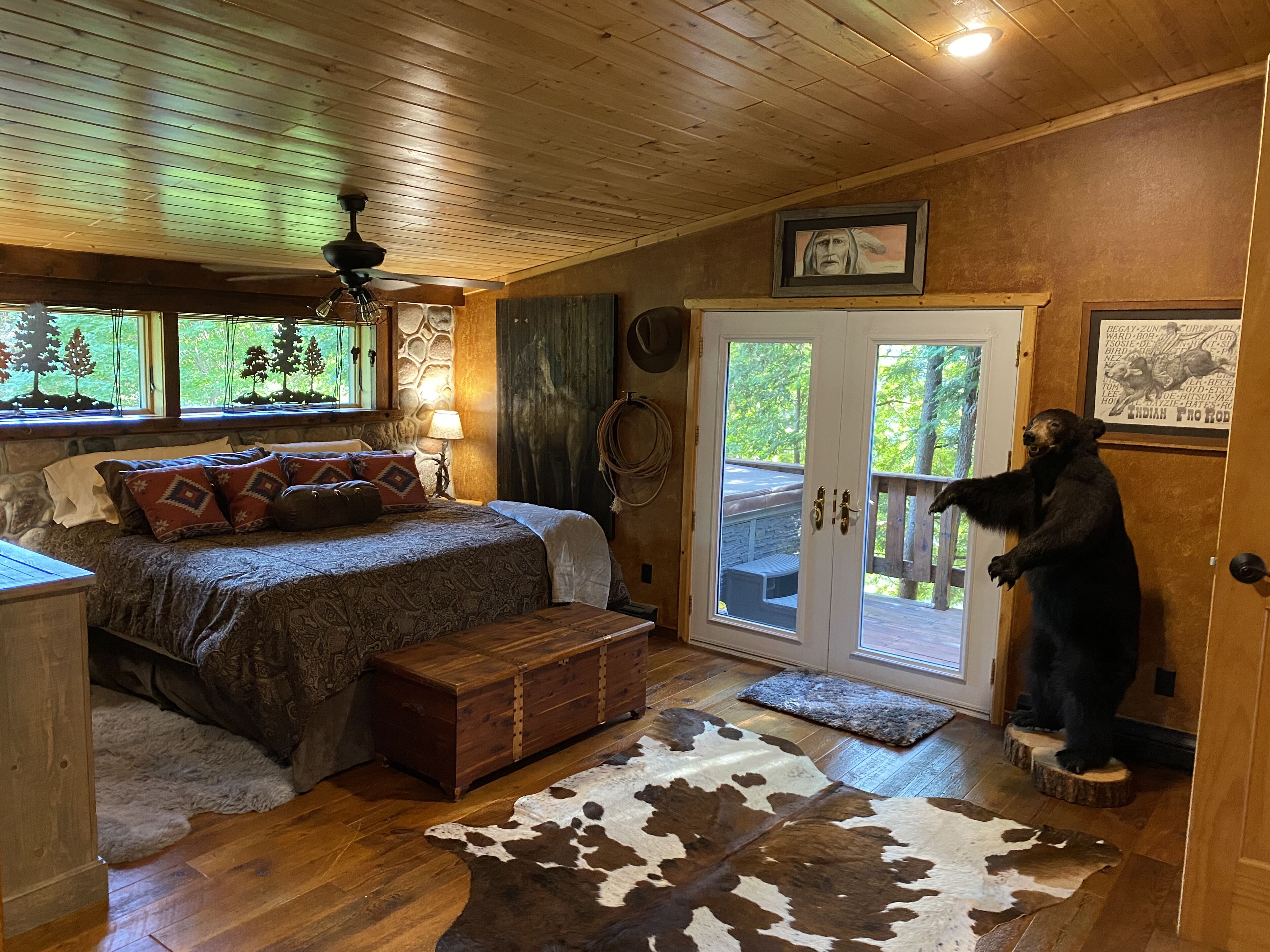 6 bedrooms, desk, iron/ironing board, free WiFi