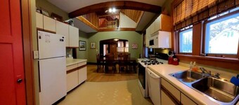 Close to Hurley, Trail access, near The Gile Flowage with Central Air & King Bed