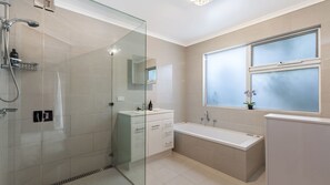 Badewanne, Haartrockner