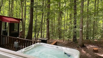 Tina de hidromasaje al aire libre