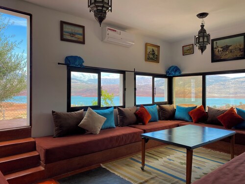 Nice little house with lake view