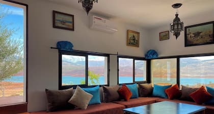 Nice little house with lake view